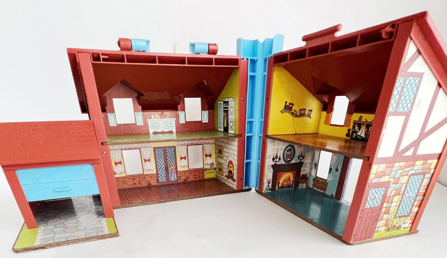 1980 Little People Tudor Family House Fisher Price