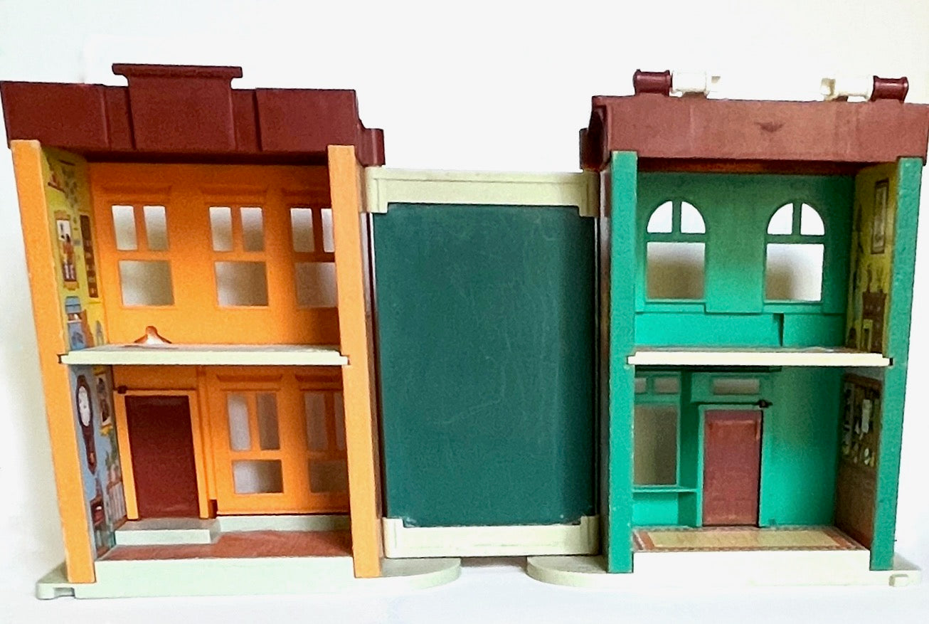 1974 Fisher Price Little People Play Family Sesame Street House #938