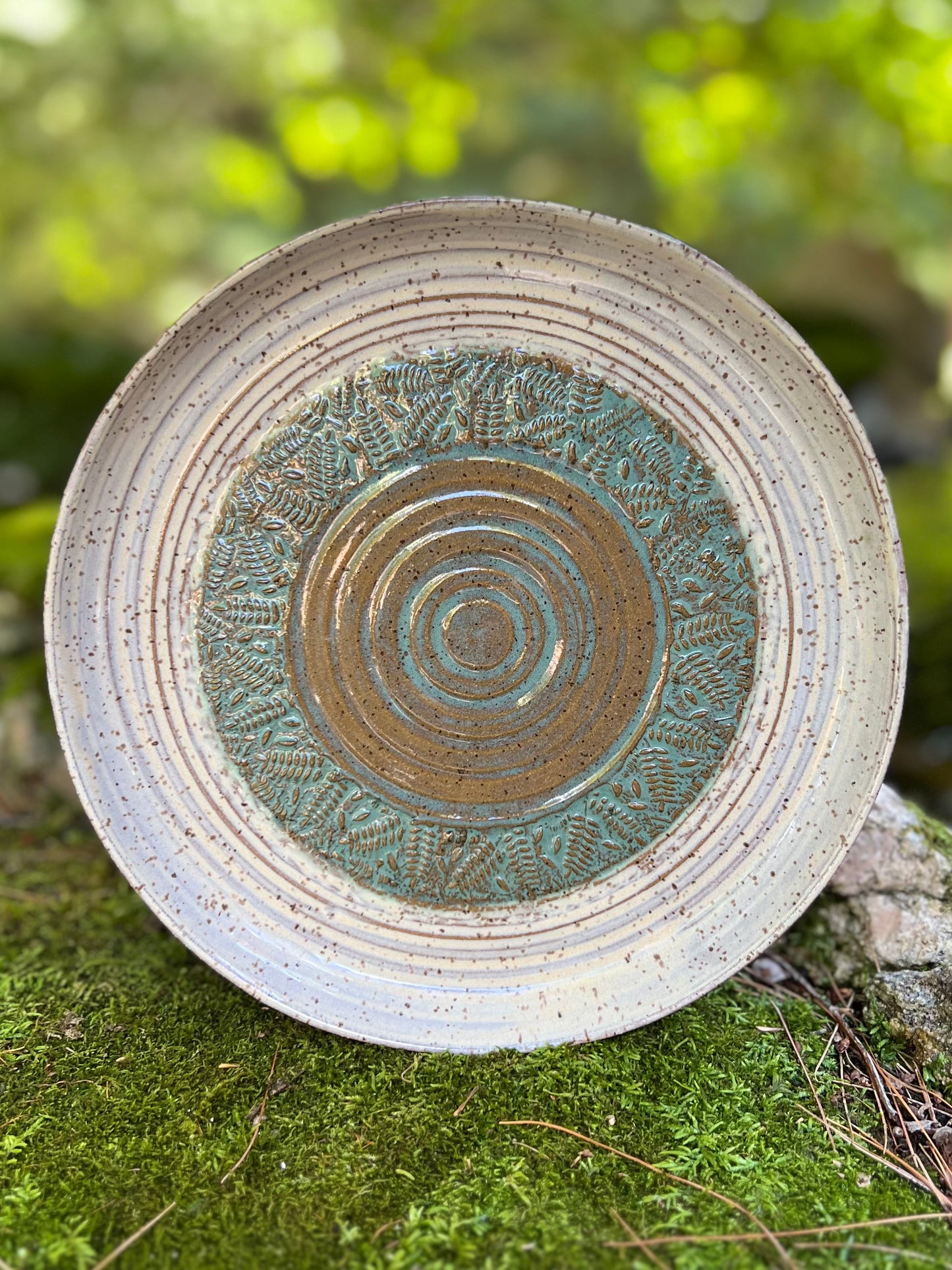 Wheel thrown round platter
