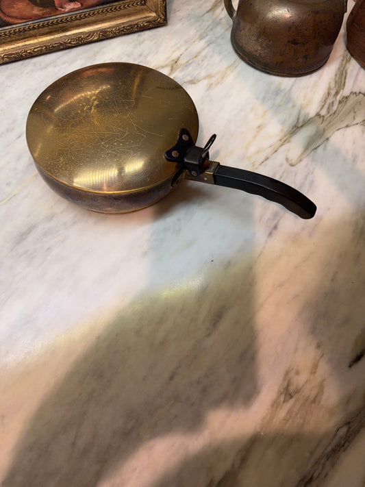 Silent Butler Crumb Catcher