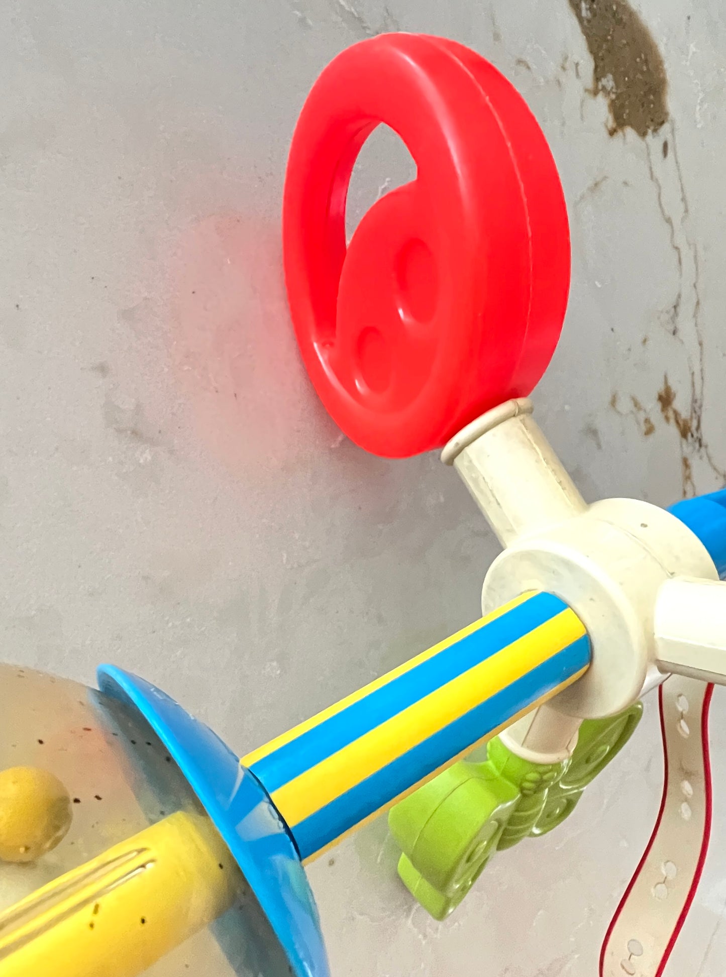 1975 Fisher-Price #155 Play Gym Baby Crib Toy