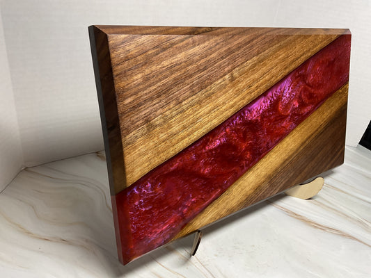 Dragon’s Breath Charcuterie Board – Walnut with Color-Shifting Resin