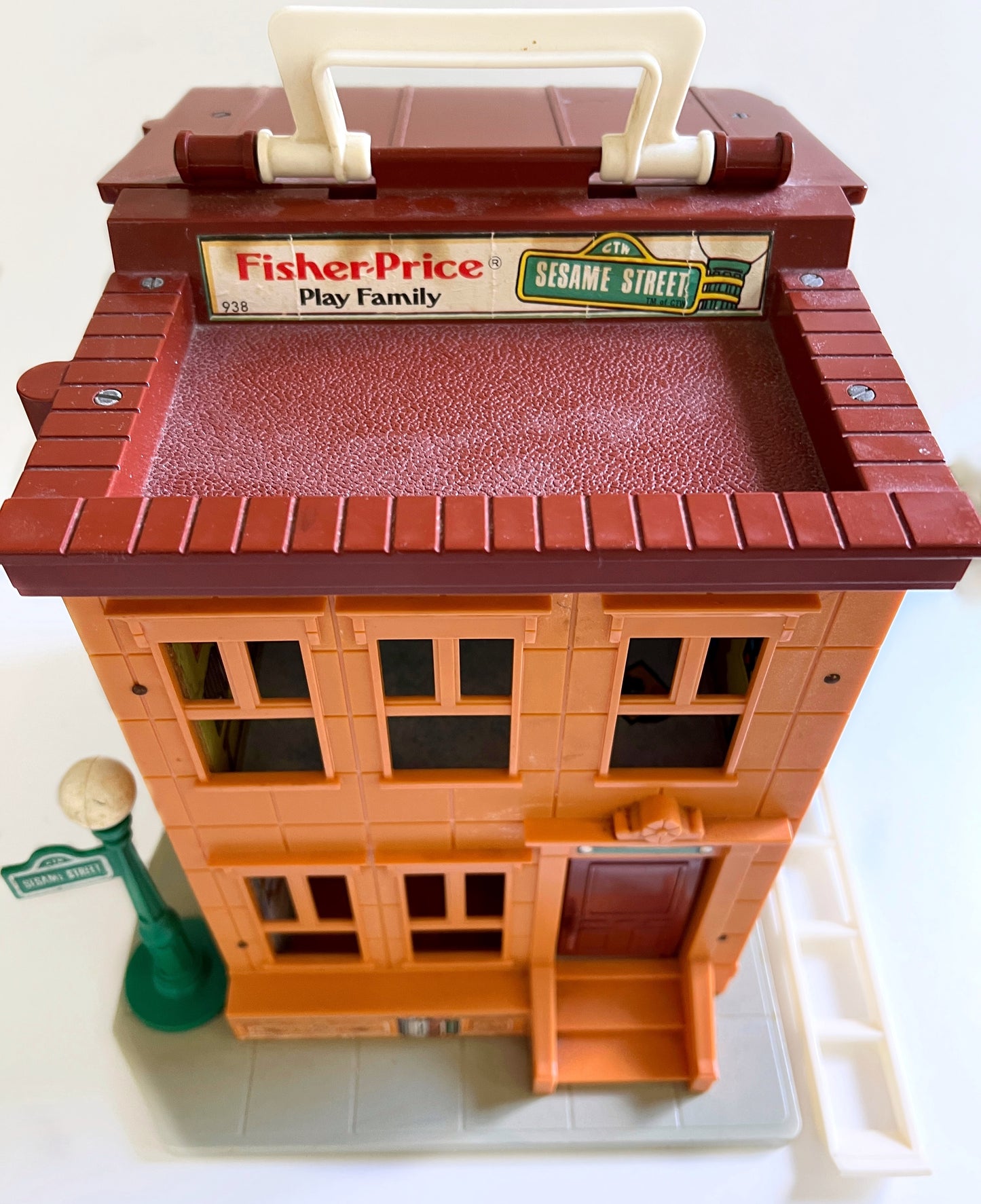 1974 Fisher Price Little People Play Family Sesame Street House #938