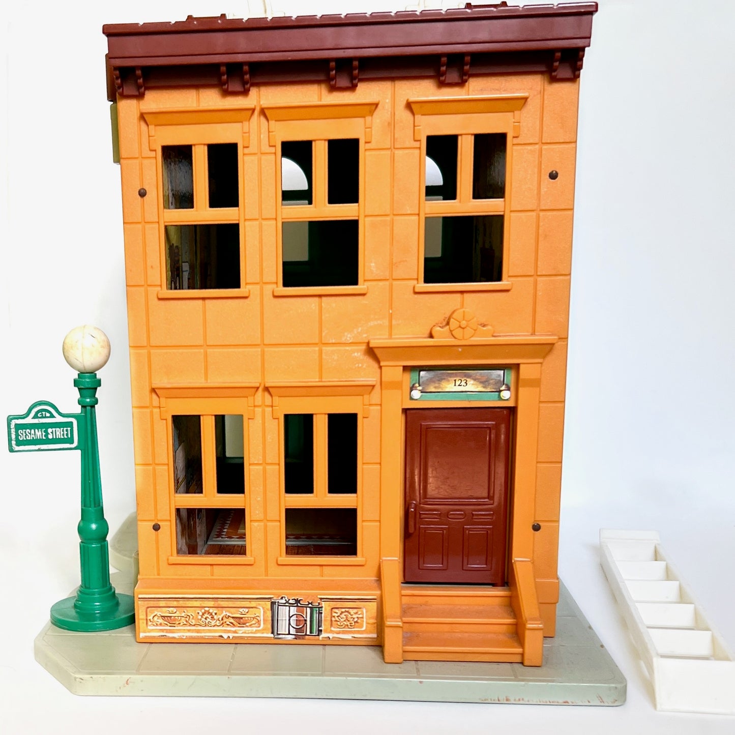 1974 Fisher Price Little People Play Family Sesame Street House #938