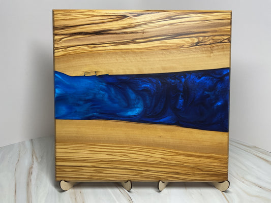 Midnight Tide Charcuterie Board – Olive Wood with Persian Purple & Maui Blue Resin