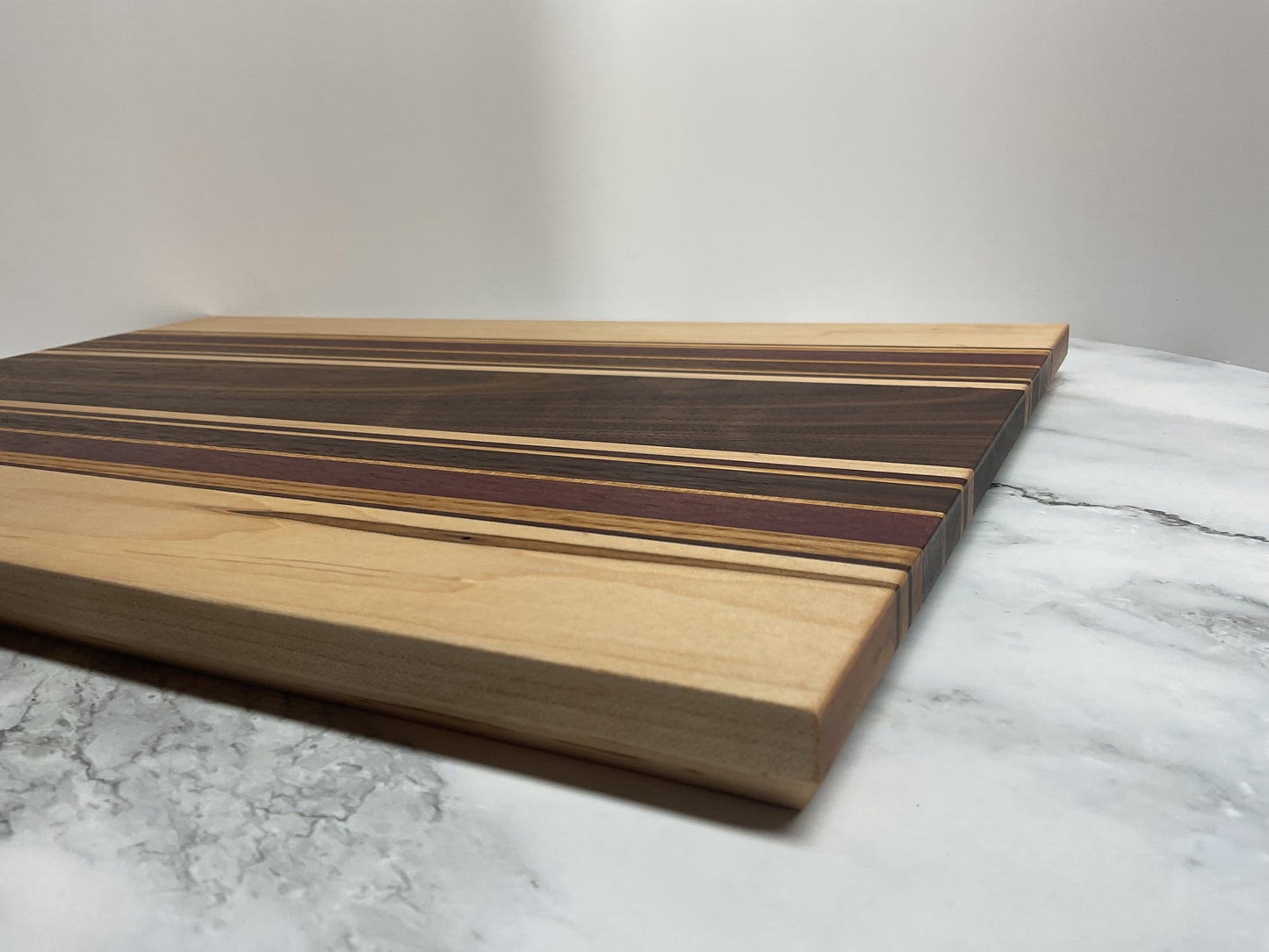 Artisan Cutting Board – Handcrafted Kitchen Essential