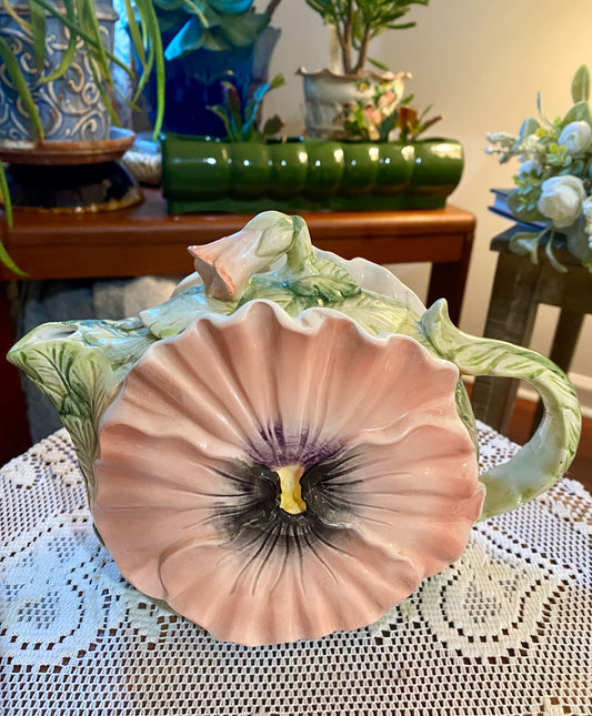 Vtg Fitz & Floyd Pansy Teapot  Omnibus Japan  9.25” from spout to handle and 6.5” tall with lid