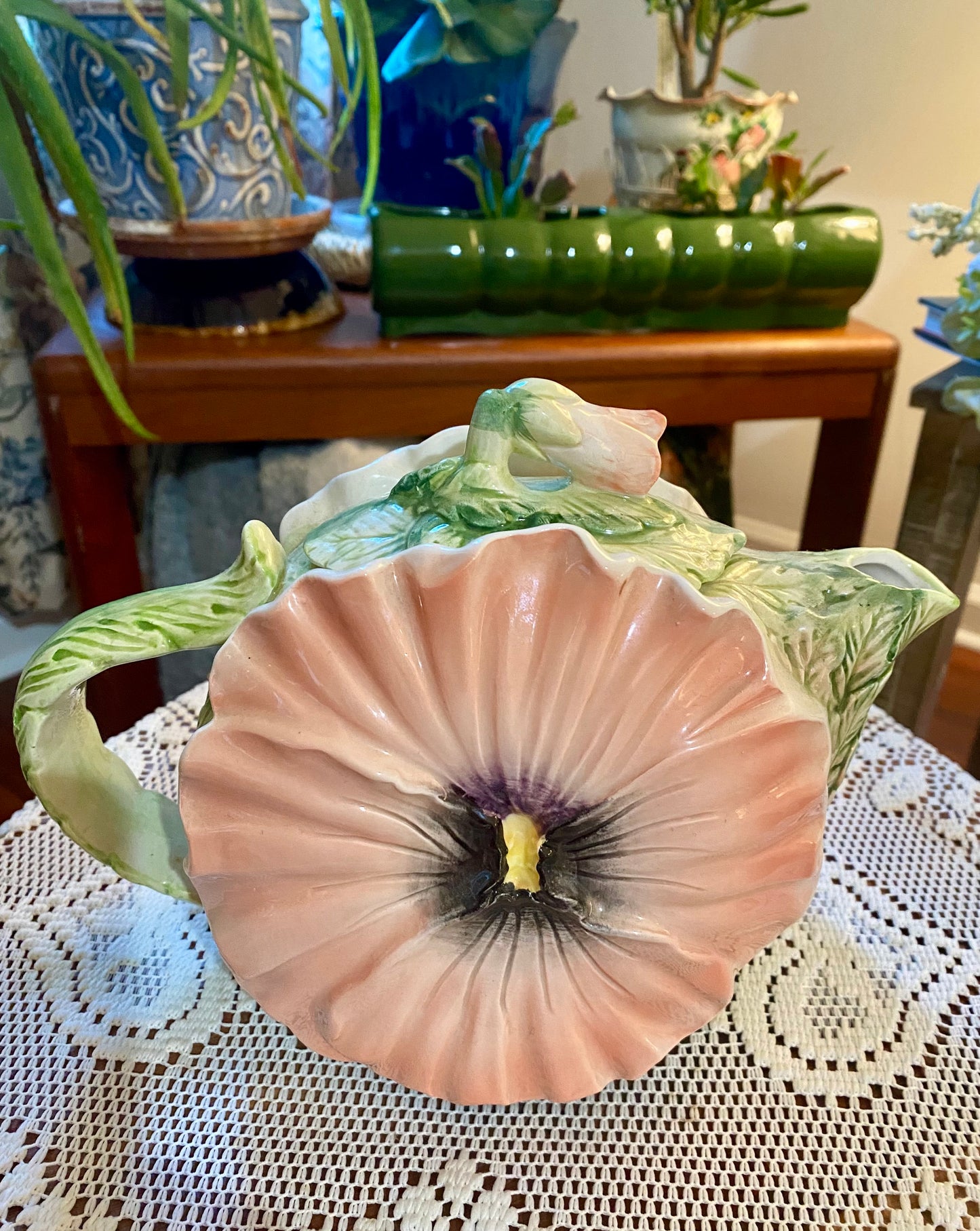 Vtg Fitz & Floyd Pansy Teapot  Omnibus Japan  9.25” from spout to handle and 6.5” tall with lid