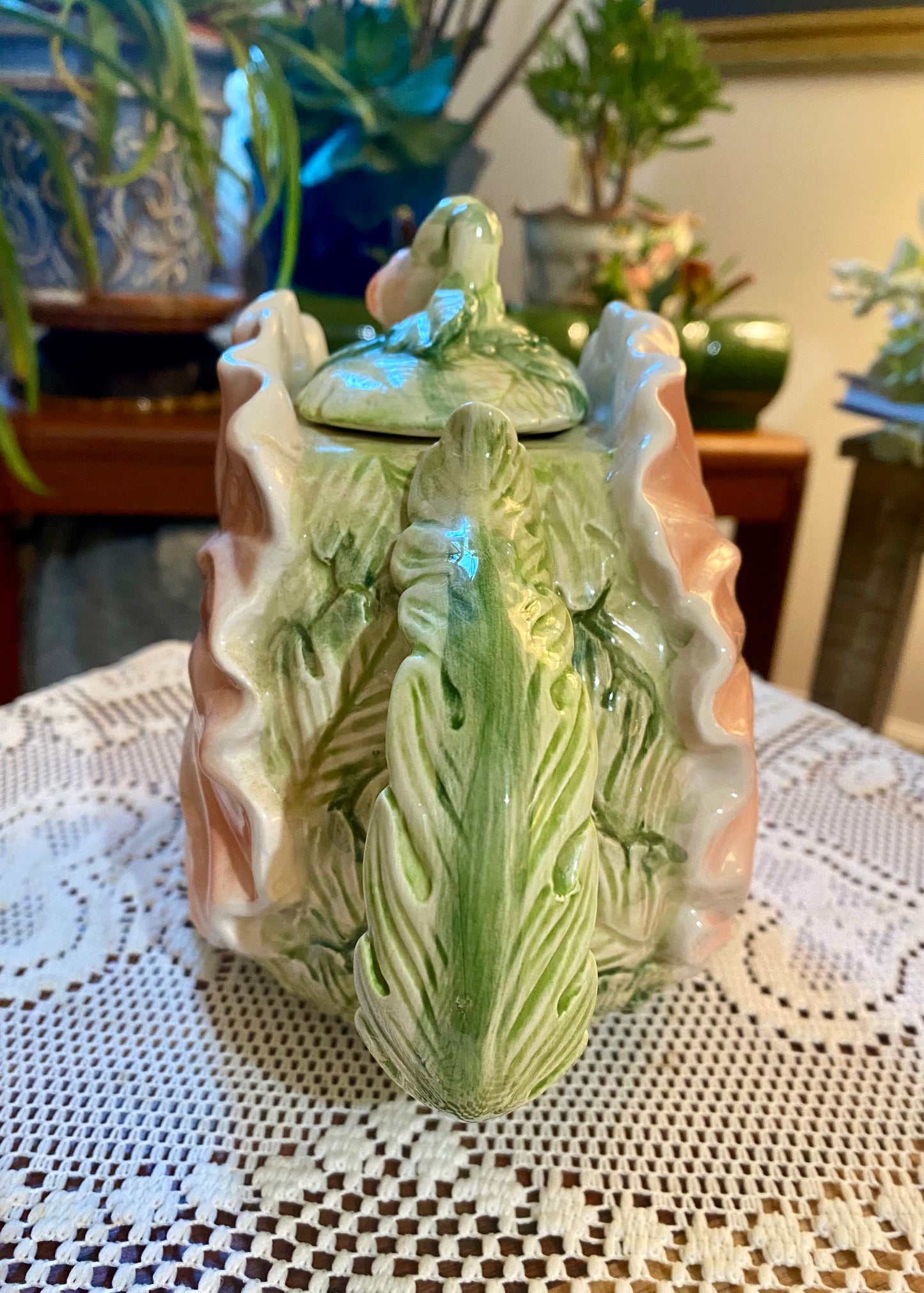 Vtg Fitz & Floyd Pansy Teapot  Omnibus Japan  9.25” from spout to handle and 6.5” tall with lid