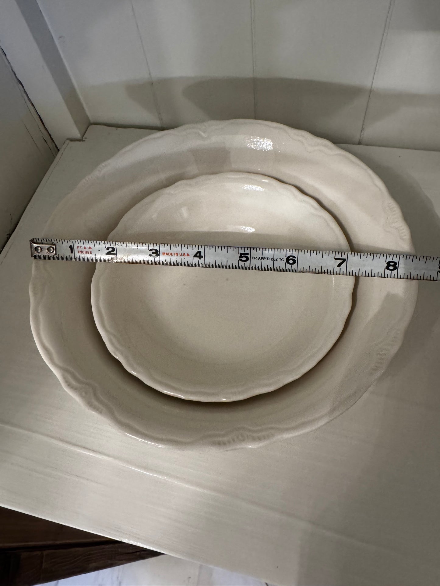 Dish  8.5" diameter
