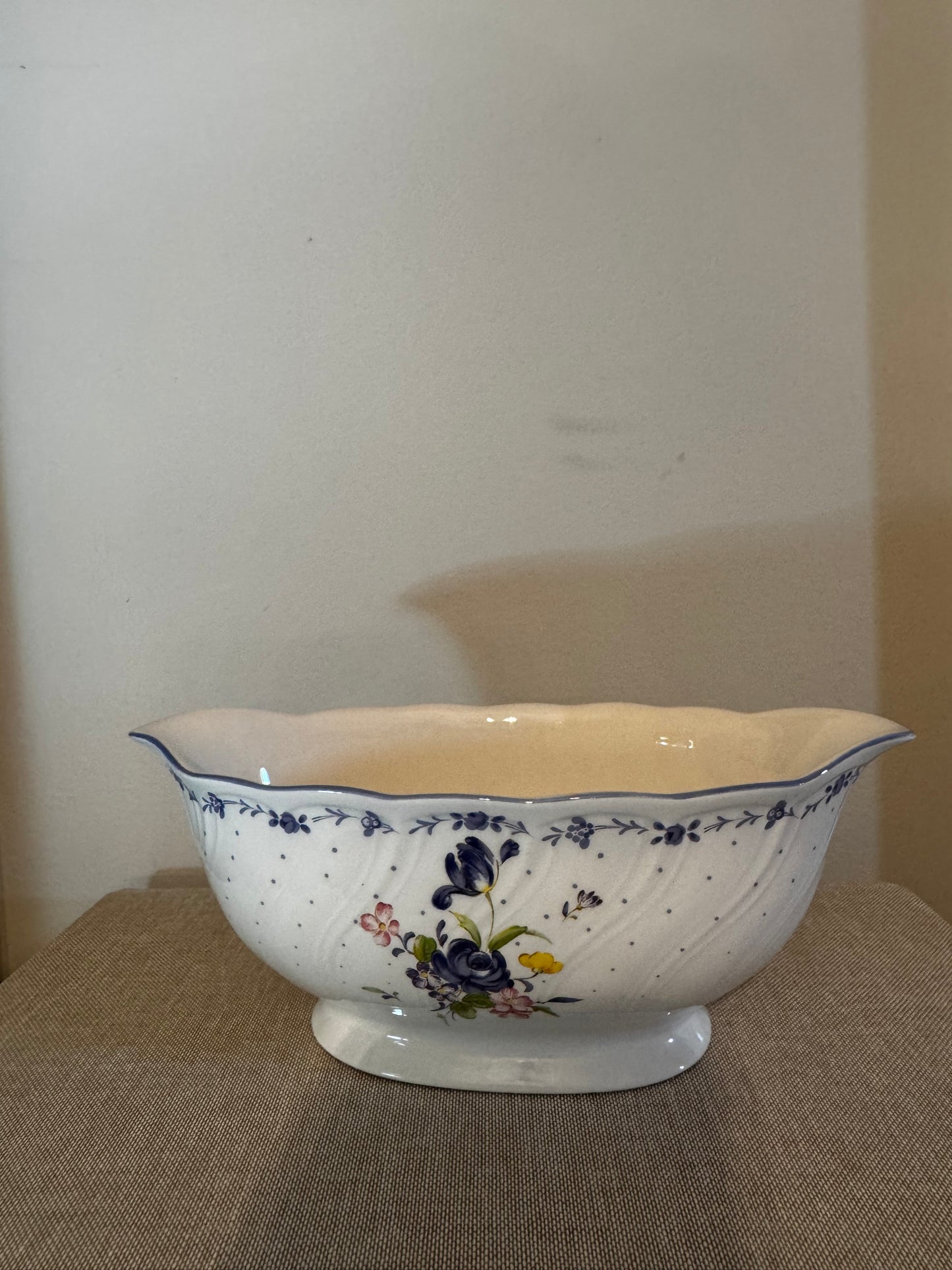Gravy Boat Nikko 8" x 4"