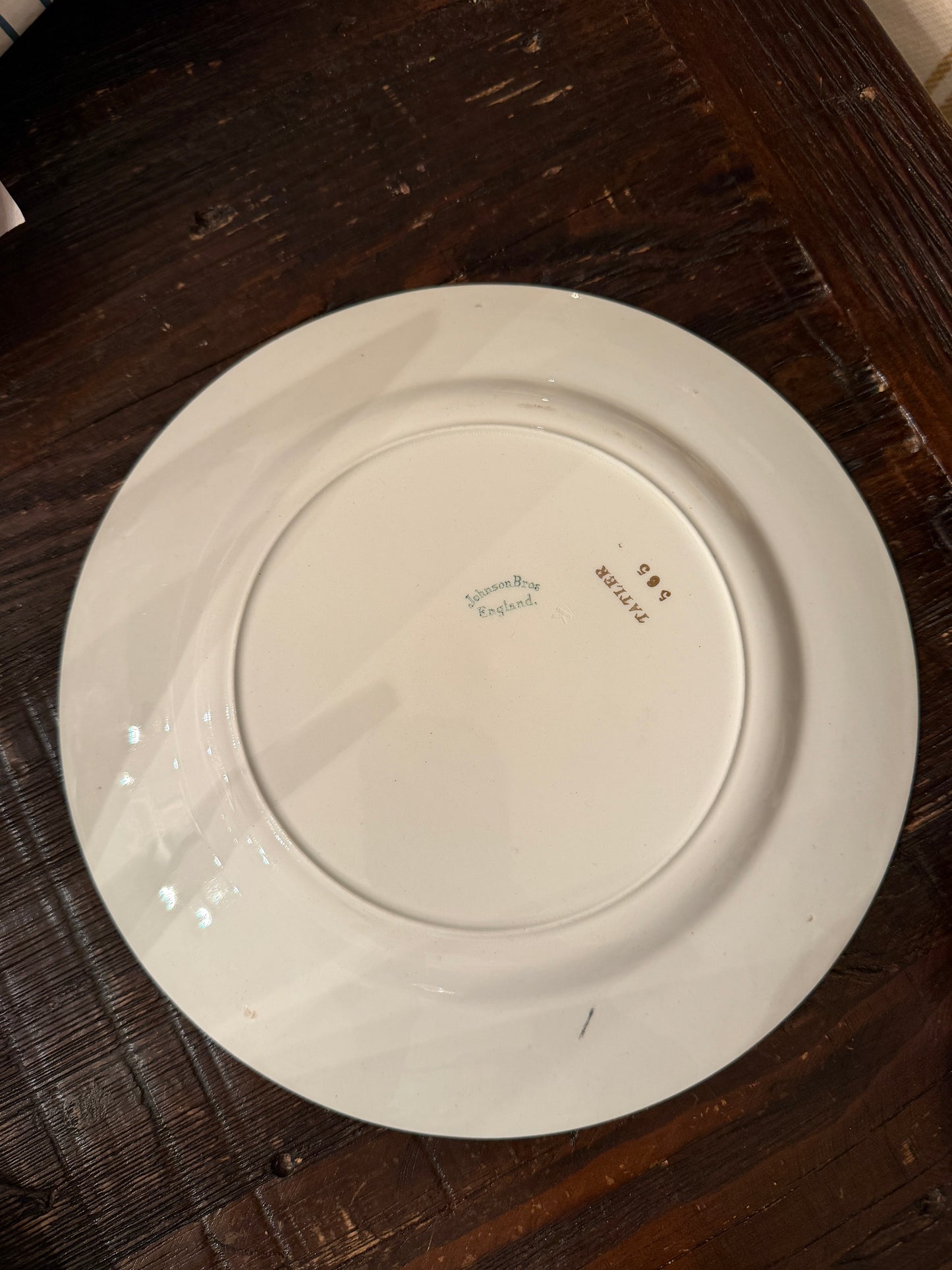 Decorative Plate Johnson Bros England 9" diameter