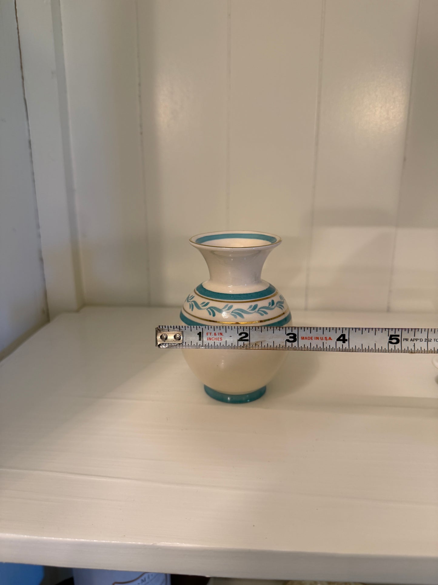 Vase Arabia 4" tall x 3" wide