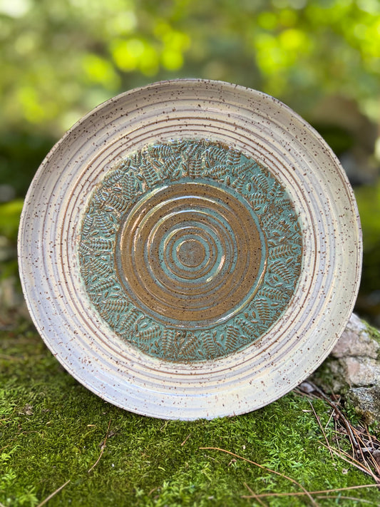 Wheel thrown round platter