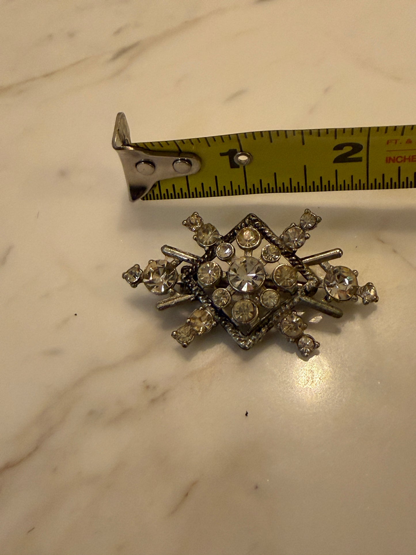 Vintage brooch  2”