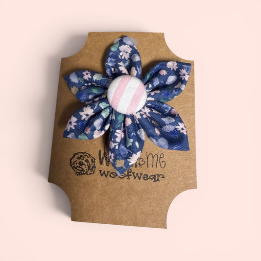 Blue flower Attachable Flower for Dog Collar Winni&Me Woofwear SM