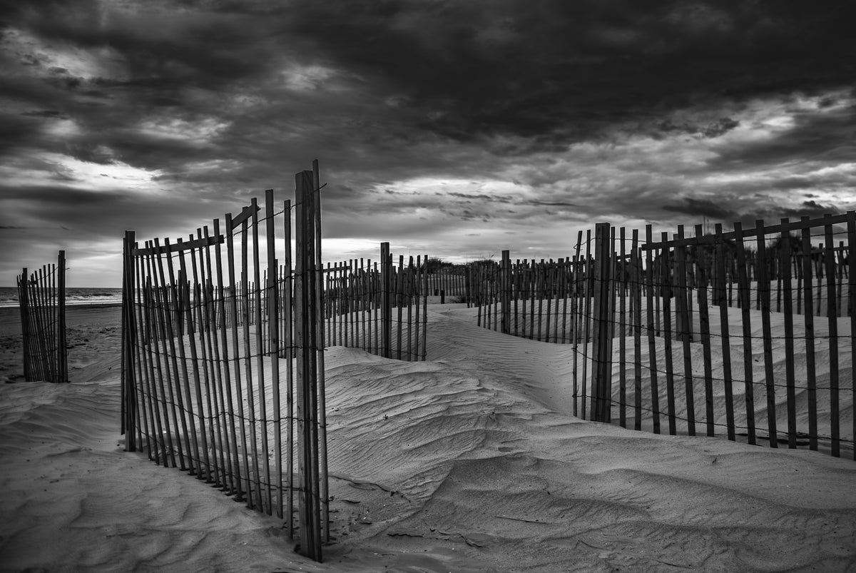 0007-1  BW Canv Sand Fences 11/14